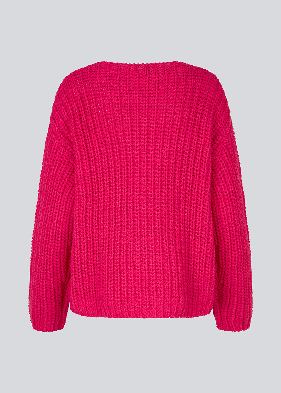 Chunky striktrøje i pink med afslappet pasform. FelipeMD v-neck har v-udskæring, lange ærmer og ribkanter forneden på krop og ærmer.