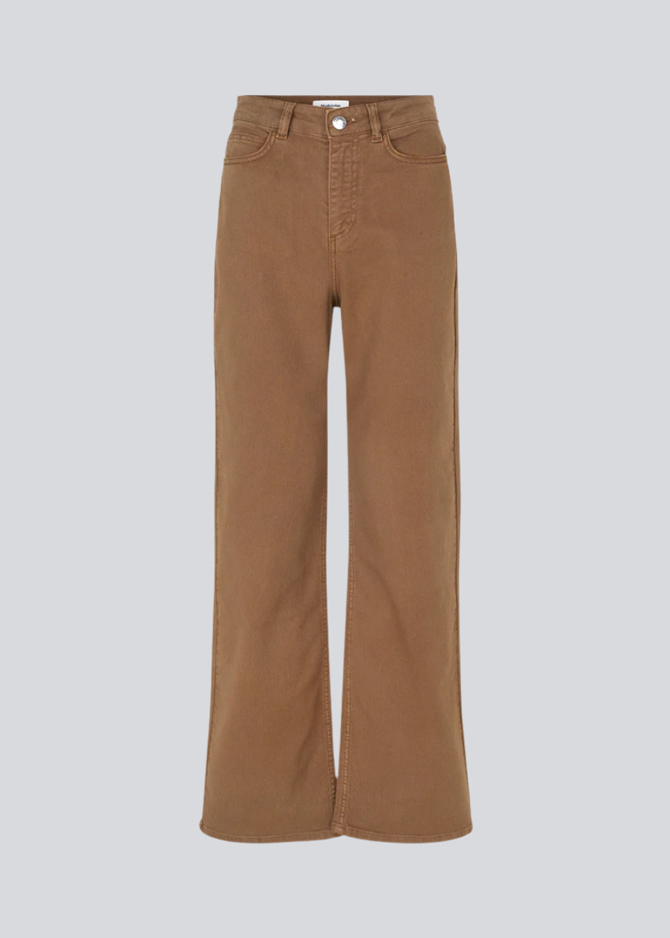 Jeans i farvet økologisk bomuldsdenim. AmeliaMD jeans har en høj talje, fem lommer og lige, vide ben. Gylp med knap og lynlås.