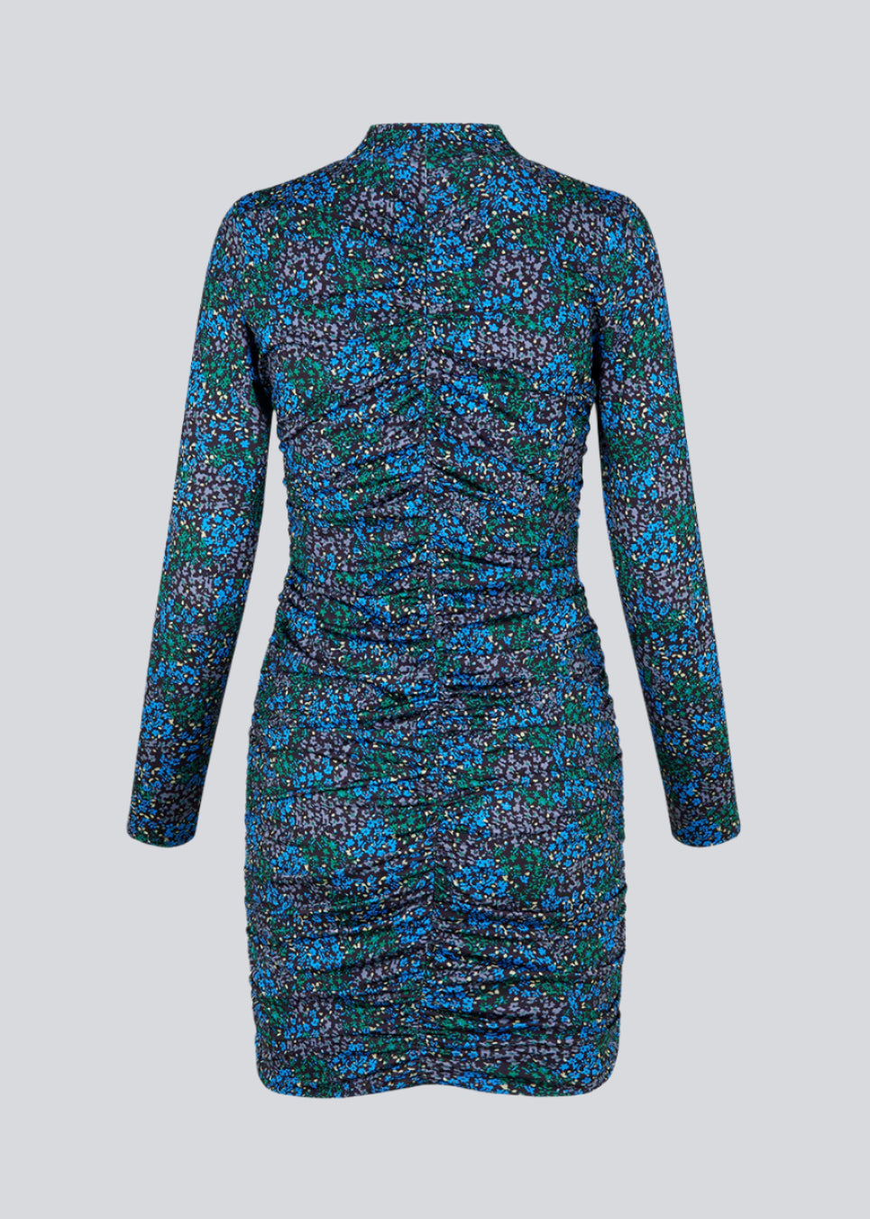 Kort kjole i farven: Malibu Poetry Flower, med lange ærmer og lav krave. TilloMD print dress har en tætsiddende facon med rynket, elastisk effekt langs midterstykket både foran og bagpå.