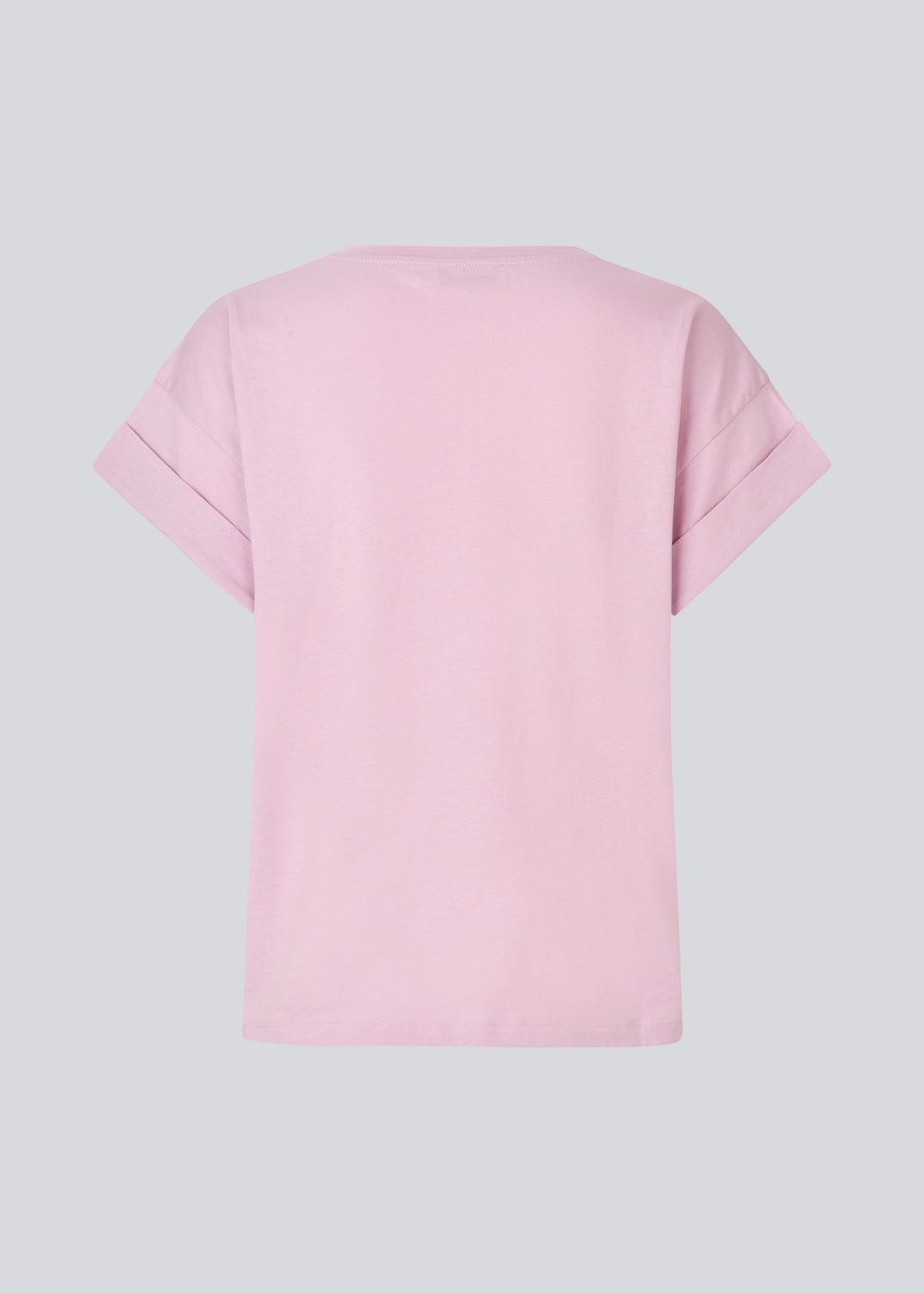 T-shirt i økologisk bomuld med en smule kortere længde. BrazilMD short t-shirt har rund hals og opsmøgede ærmer