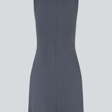 Figursyet mini kjole i mørkeblå/mørkegrå i A-facon uden ærmer med rund hals. JosefineMD tank flare dress er fremstillet i et strækbart materiale.