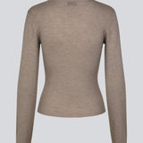 Tætsiddende cardigan i brun i blød ribstrik af uld. HirokiMD cardigan har krave, knapper foran og lange ærmer med slids og knapper.&nbsp;