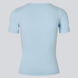 Lækker basic t-shirt i lyseblå i en blød bomuldsrib med stretch. Igormd short t-shirt har en tætsiddende pasform med korte ærmer.