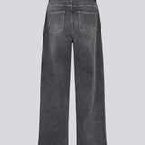 Sorte jeans med vide I bomuldsdenim. IsoldeMD pants har en høj talje for- og baglommer og et bindebånd i taljen. Modellen er 175 cm og har en str. S/36 på.