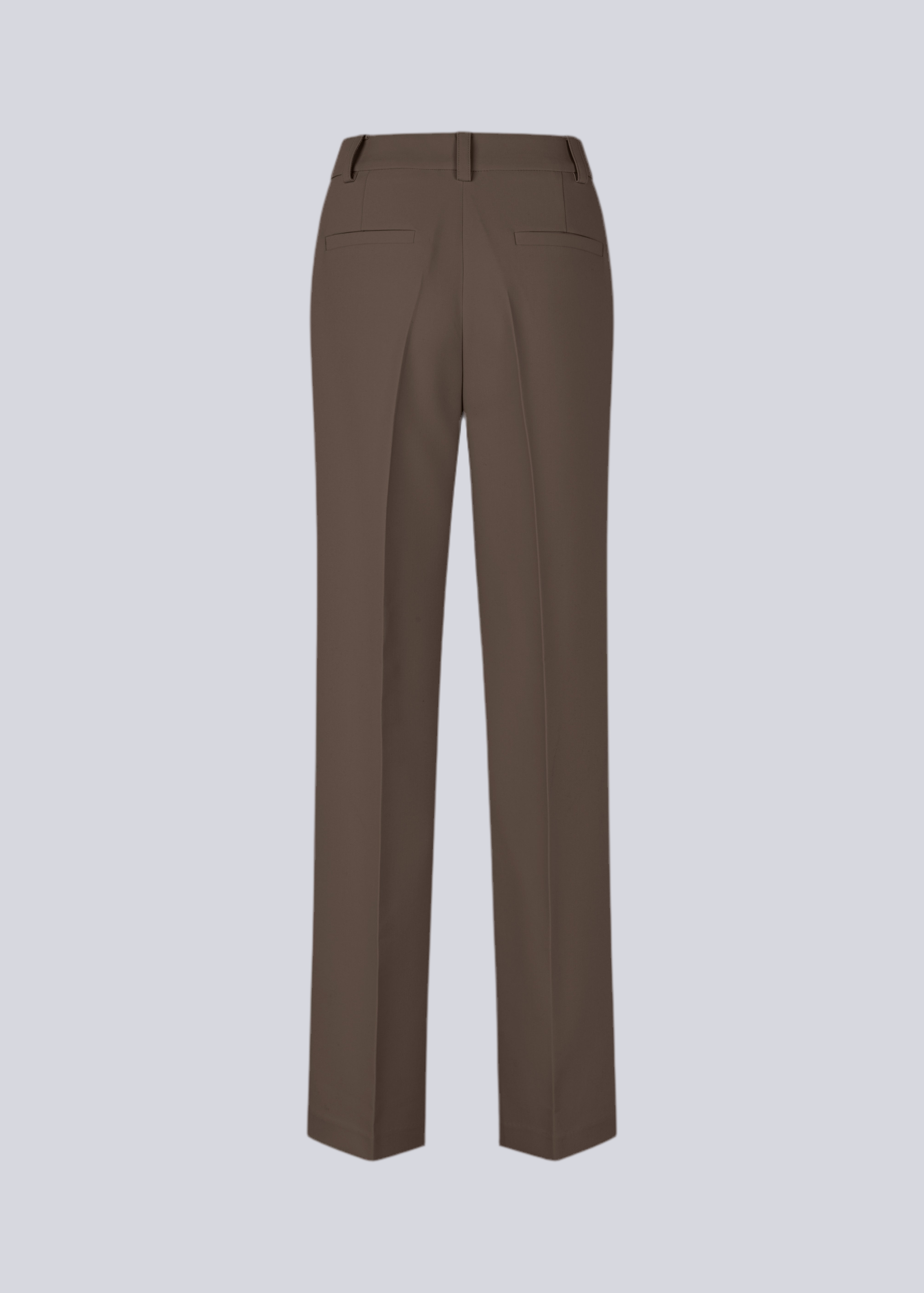 Gale pants i espresso brun, har et klassisk design. Buksen har lige, vide ben med pressefolder som skaber et elegant udtryk. 