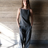 Ærmeløs top med tynde stropper. Tuesdaymd top har en åben ryg og justerbare stropper. Modellen er 175 cm og har en str s/36 på.

Style med matchende bukser: Tuesdaymd Pants.
