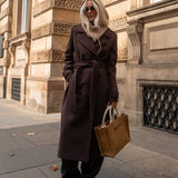 Varm beige balaclava i en lækker uldblanding, som vil være perfekt til de kolde dage. KarnisMD balaclava er strikket og har snører.
