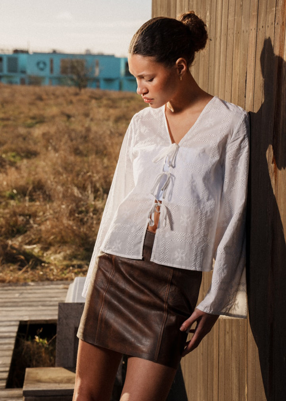 Klassisk kort a-formet nederdel i Lammelæder med mellemhøj talje. IsmaelMD skirt har et vintage-inspireret look og en skjult lynlås i siden.