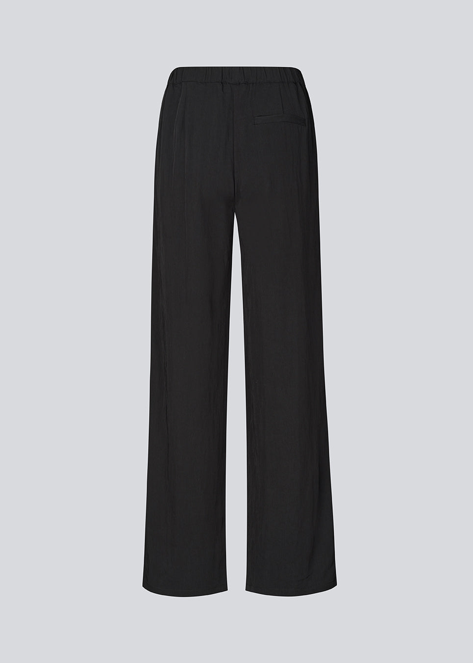 Lette komfortable bukser. AgneteMD Pants har sidelommer, løse ben og elastikbånd i taljen. Disse stilrene bukser kombinerer komfort med et moderne og afslappet look.
