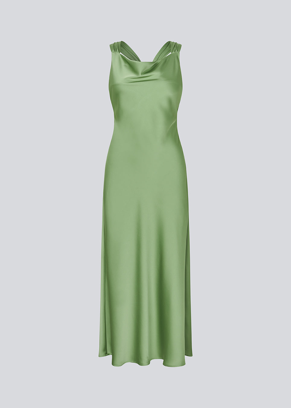 Lang kjole i glansfuld satin og åben ryg. AijaMD Dress har et feminint design med smukt fald i skørtet, figursyet talje, drapering ved brystet og en elegant kryds-ryg. Fremstillet i 100% genanvendt polyester, perfekt til både aften- og festlooks.
 