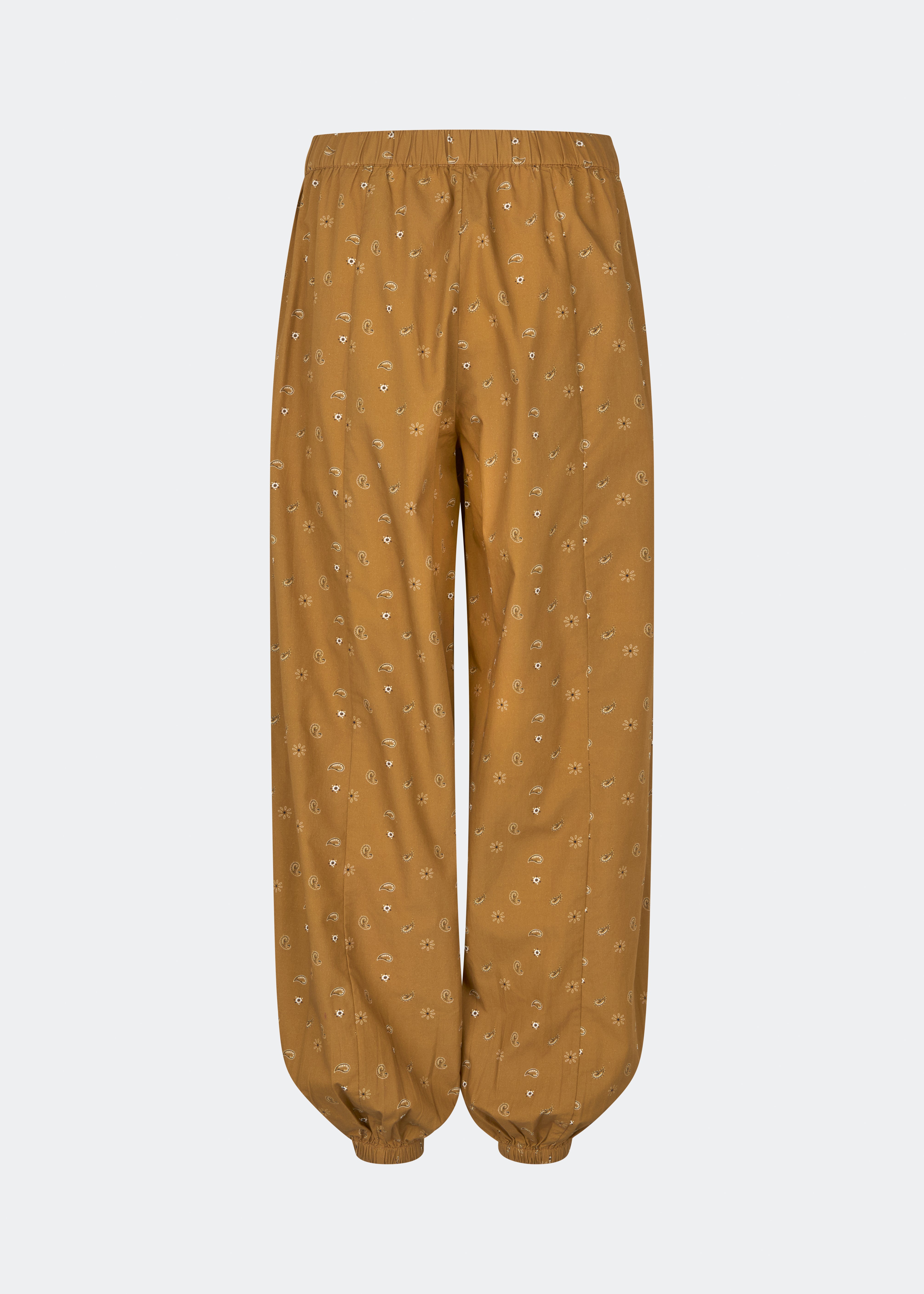 Ballonbukser med print. ApricotMD Print Pants er fremstillet i 100% økologisk bomuld og designet med lommer samt elastikbånd i taljen og ved anklerne. Et moderne og komfortabelt valg til både hverdag og afslappede looks.