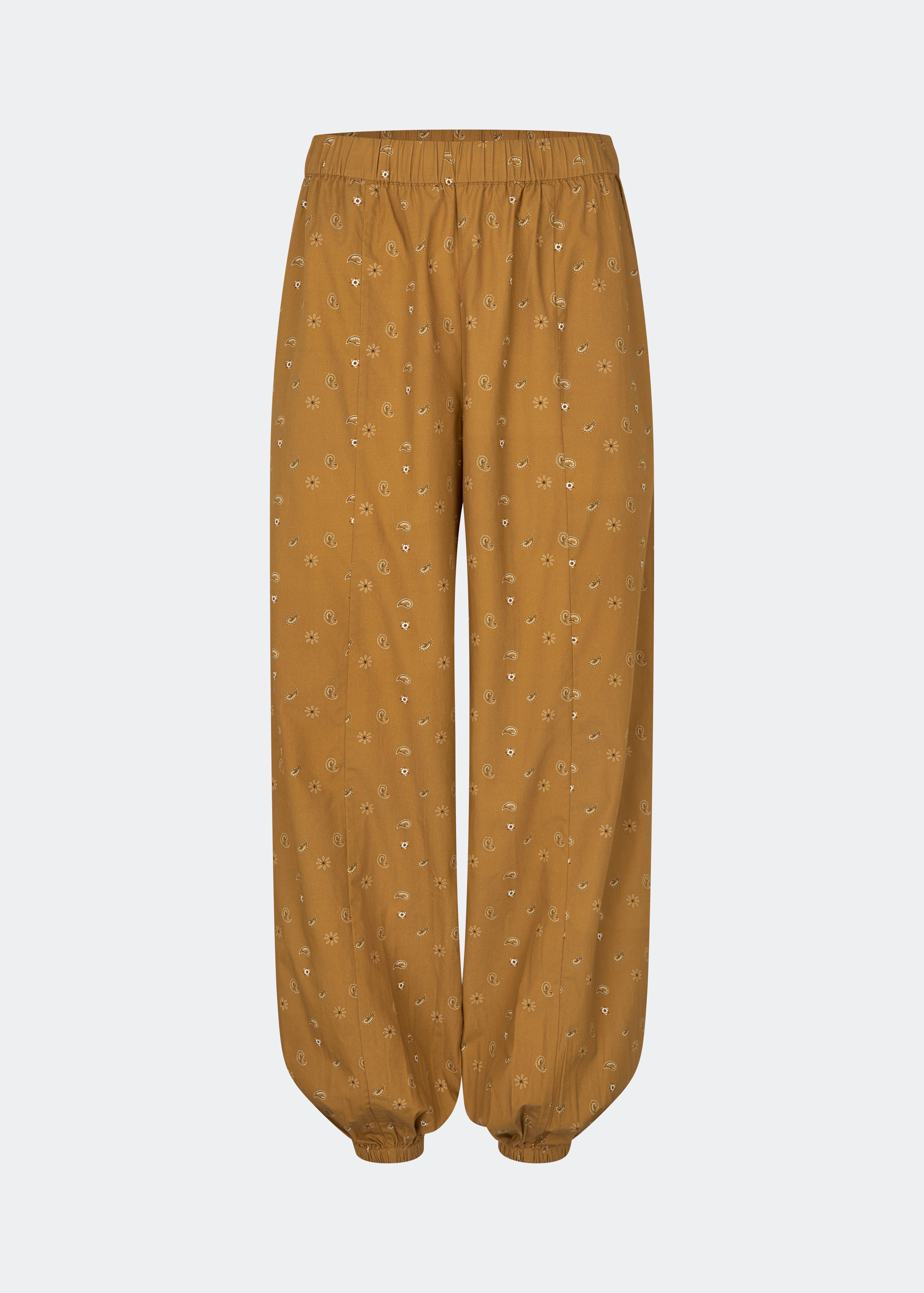Ballonbukser med print. ApricotMD Print Pants er fremstillet i 100% økologisk bomuld og designet med lommer samt elastikbånd i taljen og ved anklerne. Et moderne og komfortabelt valg til både hverdag og afslappede looks.