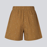Behagelige shorts med print. ApricotMD Print Shorts er fremstillet i 100% økologisk bomuld og har et løst, langt snit med justerbar talje. Perfekte til afslappede sommerlooks med et feminint touch.