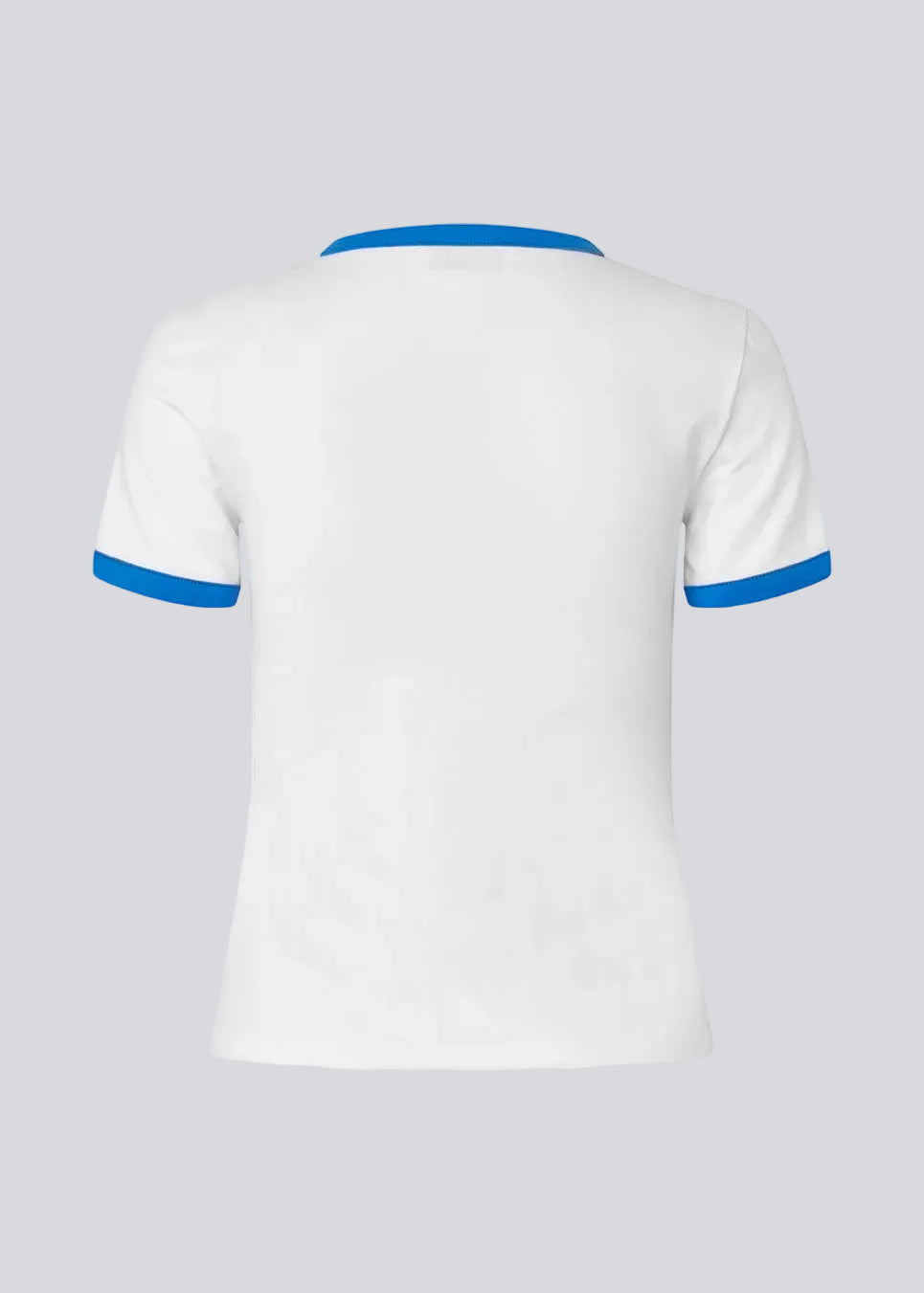 Fitted t-shirt med Italien-logo. AstaMD Italia T-Shirt er designet med blå kontrastkanter på korte ærmer og rund halsudskæring. En sporty og moderne t-shirt, perfekt til hverdags- og casual looks.