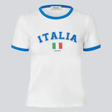 Fitted t-shirt med Italien-logo. AstaMD Italia T-Shirt er designet med blå kontrastkanter på korte ærmer og rund halsudskæring. En sporty og moderne t-shirt, perfekt til hverdags- og casual looks.Fitted t-shirt med Italien-logo. AstaMD Italia T-Shirt er designet med blå kontrastkanter på korte ærmer og rund halsudskæring. En sporty og moderne t-shirt, perfekt til hverdags- og casual looks.