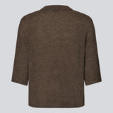 3/4-ærmet cardigan i let, blød strik. BailorMD Cardigan har ribkanter, knappelukning og en afslappet pasform – perfekt alene eller som trendy lag-på-lag styling.