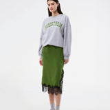 Cool sweatshirt med frontlogo. BakirMD Sweat er fremstillet i en blød økologisk bomuldsblanding, har løs pasform og elastikribkanter - en sporty og trendy must-have til casual og afslappede looks.