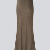 Lang elegant nederdel i luksuriøs satin med struktur. BelineMD Skirt sidder til i taljen, har et let A-snit og smart bælte-snøre detalje – en chic og alsidig style fremstillet i 100% genanvendt polyester.