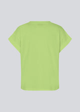 T-shirt i økologisk bomuld i lime grøn med en smule kortere længde. BrazilMD short t-shirt har rund hals og opsmøgede ærmer.&nbsp;