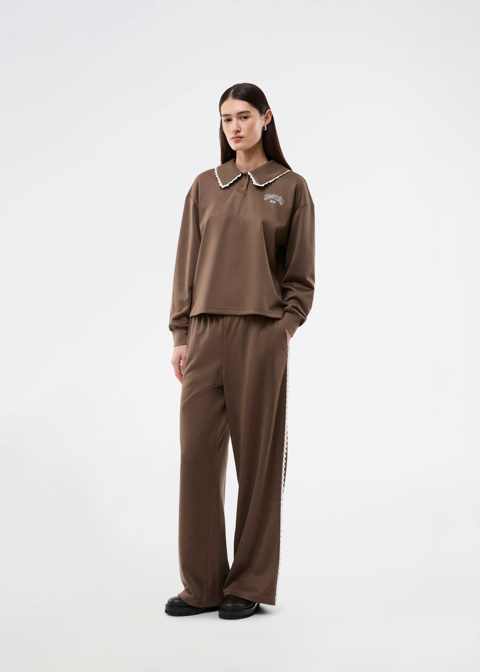 Cool sweatpants med vide ben. BrynhildMD Pants har elastikrem i taljen og kombinerer komfort med et sporty og stilrent udtryk – en trendy og effortless must-have til casual looks.