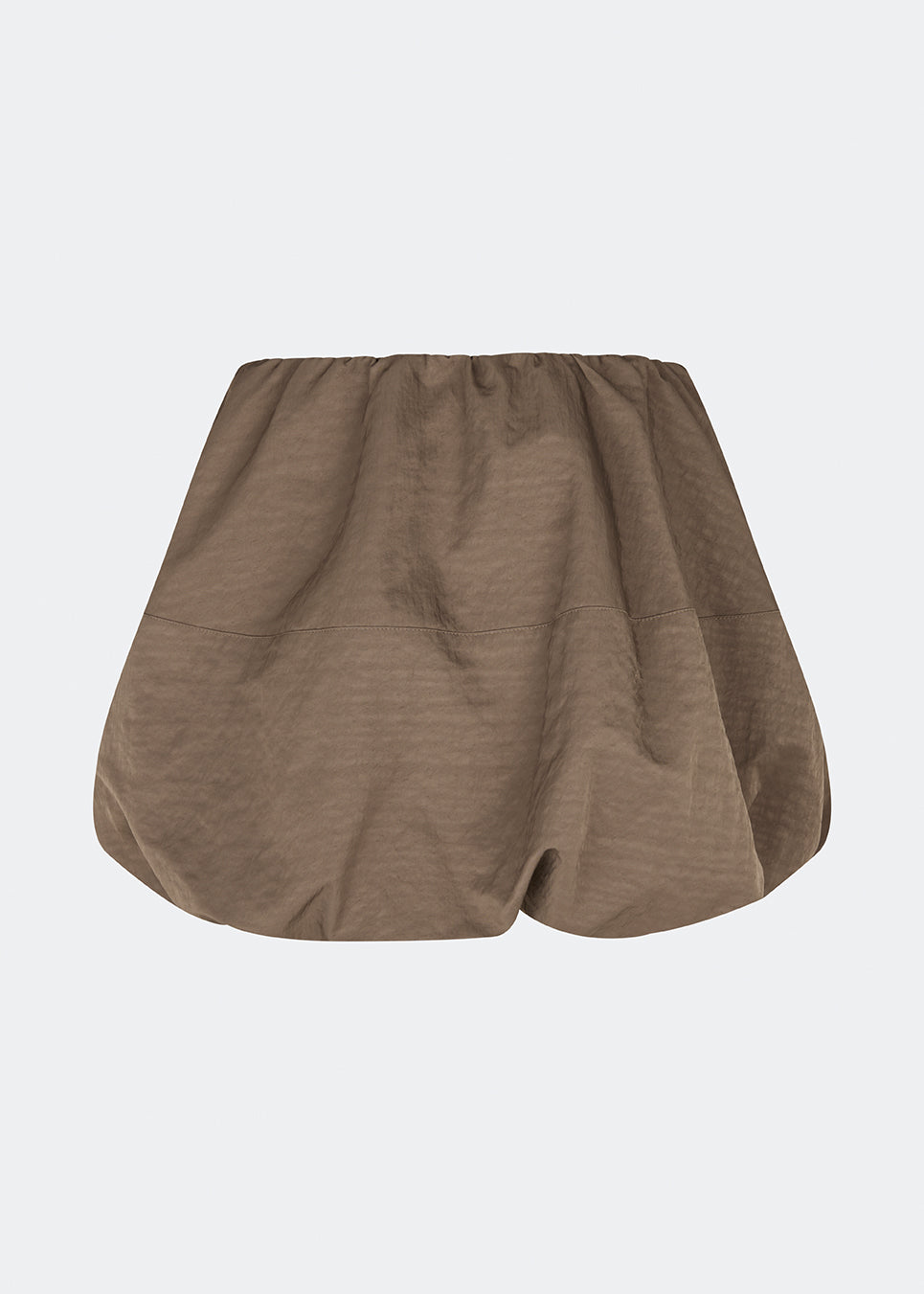 Voluminøs ballonnederdel med et moderne udtryk. Cirkelmd skirt er&nbsp;designet med en elastisk talje og en karakteristisk ballonform, der skaber en feminin og iøjnefaldende silhuet. En stilfuld statement-nederdel, der kan styles med alt fra en enkel T-shirt til en elegant top.