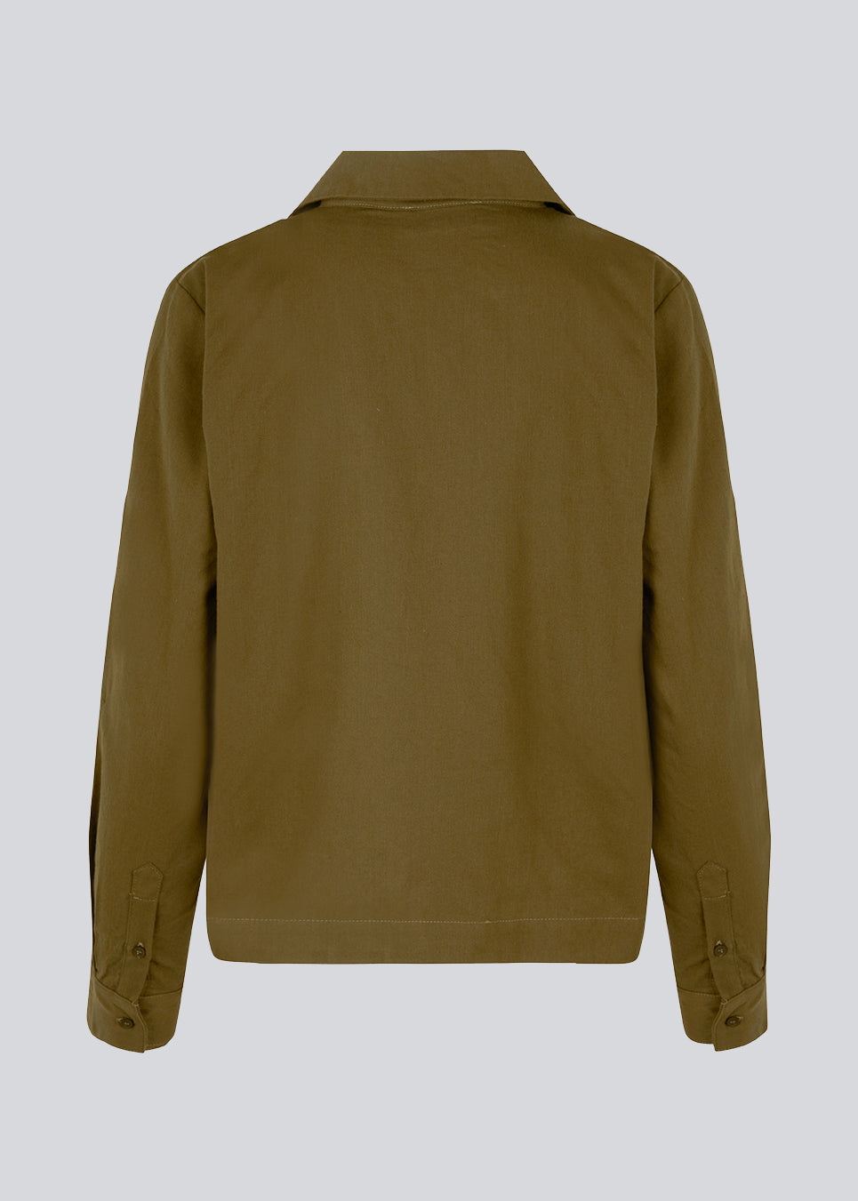 Bomuldsskjorte i dark forest med boxy fit og cropped længde. CydneyMD shirt har lange ærmer, resortkrave og knaplukning fortil.  Modellen er 177 cm og har en størrelse S/36 på