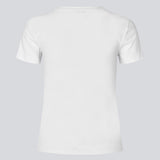 Tætsiddende basic t-shirt top i hvid med høj og lige udskæring i halsen. DaeMD top er fremstillet i en ribstrikket økologisk bomuld.&nbsp;