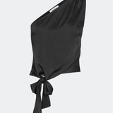 DanillaMD Top er en asymmetrisk satin-top med en tætsiddende silhuet og én skulder. Designet har bløde draperinger og bindebånd i siden, som skaber en feminin detalje og giver mulighed for at justere pasformen. Style den med skræddersyede bukser eller en lang nederdel til både hverdag og særlige anledninger. Modellen er 175 cm høj og bruger størrelse S/36.