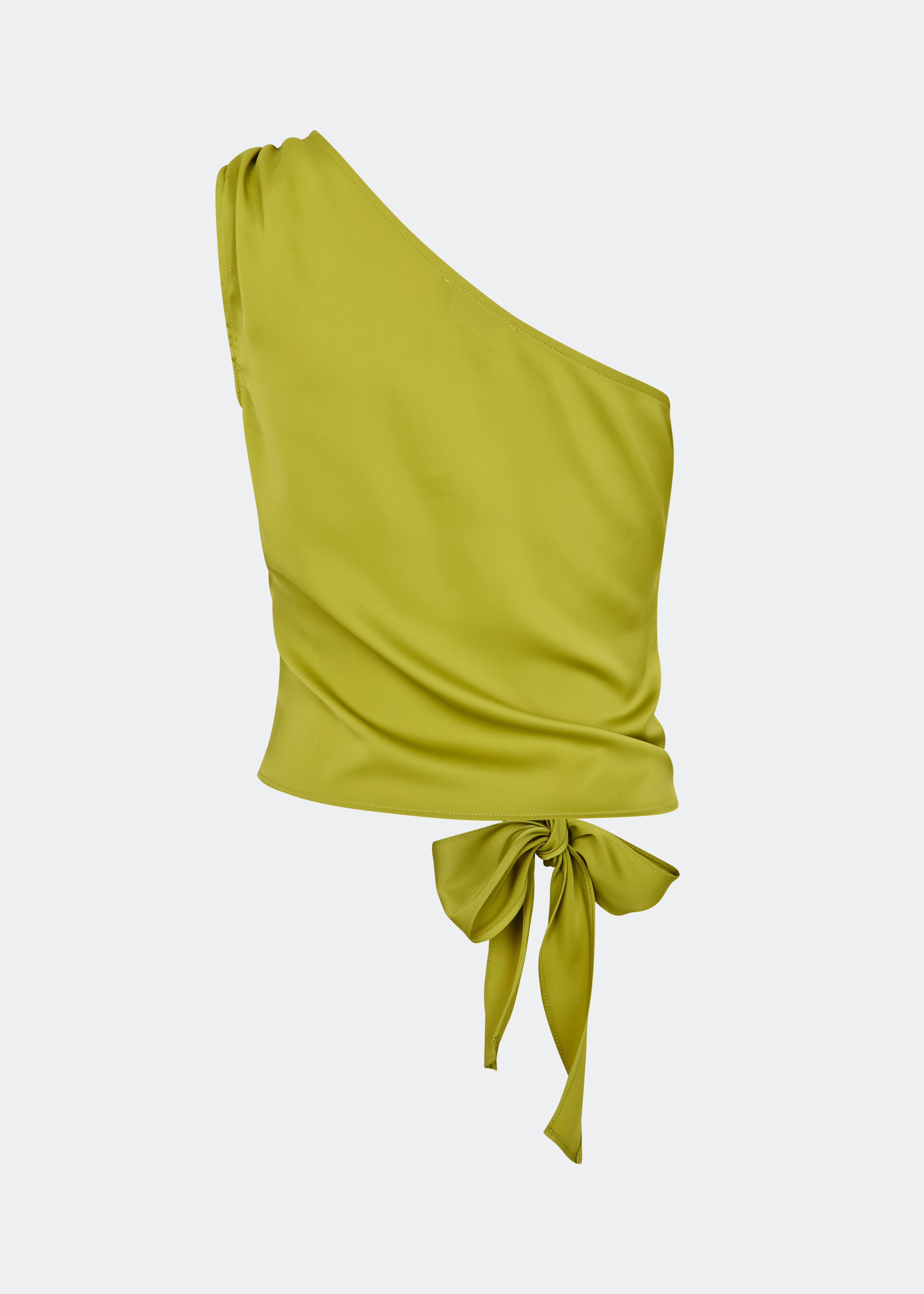 DanillaMD Top er en asymmetrisk satin-top med en tætsiddende silhuet og én skulder. Designet har bløde draperinger og bindebånd i siden, som skaber en feminin detalje og giver mulighed for at justere pasformen. Style den med skræddersyede bukser eller en lang nederdel til både hverdag og særlige anledninger. Modellen er 175 cm høj og bruger størrelse S/36.