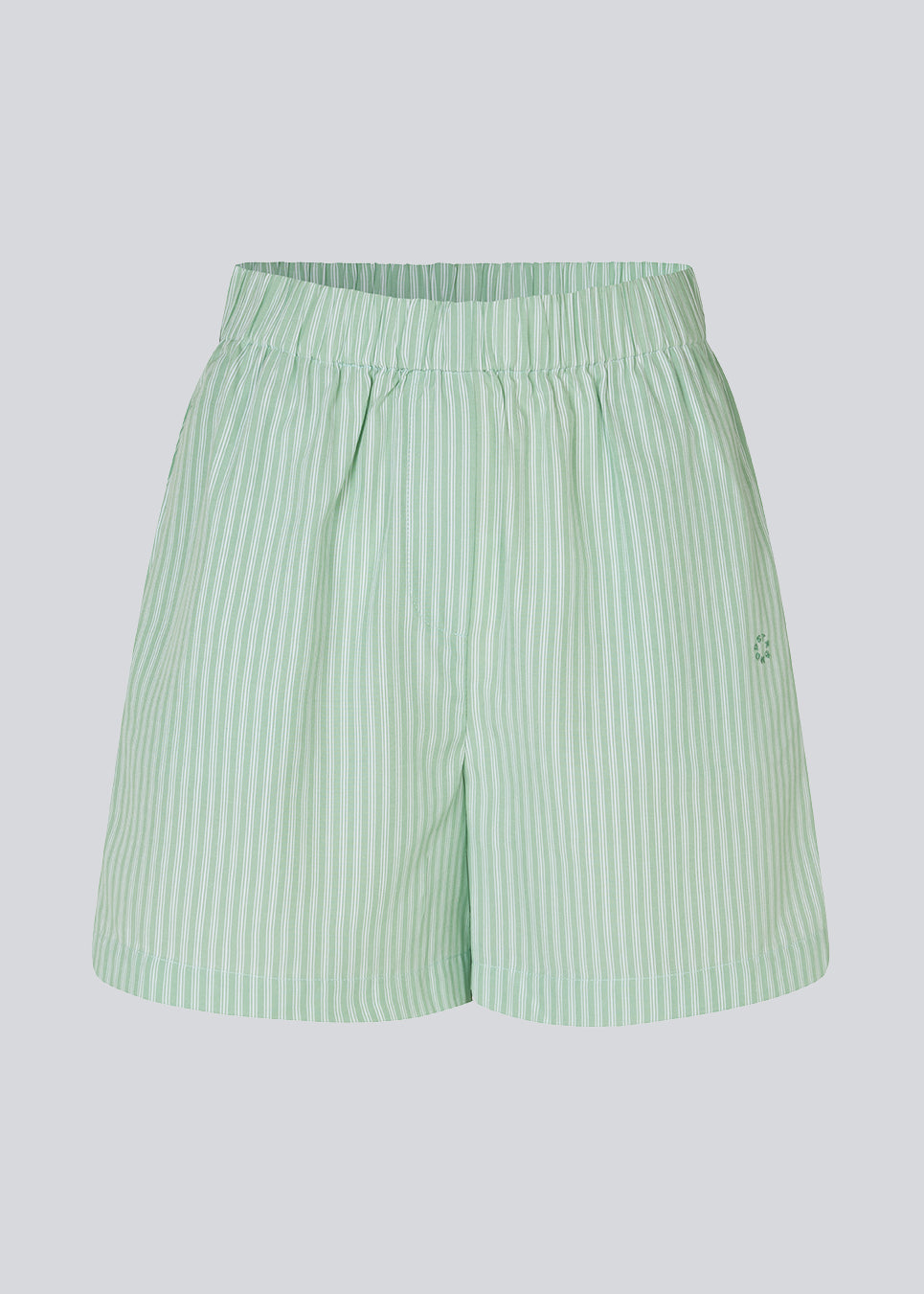 Stribede shorts i bomuldsblanding med afslappet pasform, brede ben og elastisk talje. DannyMD shorts har et lille broderet logo foran. Modellen er 177 cm og har en størrelse S/36 på.  Shop matchende skjorte: DannyMD shirt.