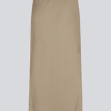 Oplev elegancen med DarrelMD skirt i hørblanding. Denne lange nederdel har en elastik i taljen for en behagelig pasform og en afslappet silhuet. Fremstillet i en åndbar hørblanding, er den perfekt til enhver lejlighed.