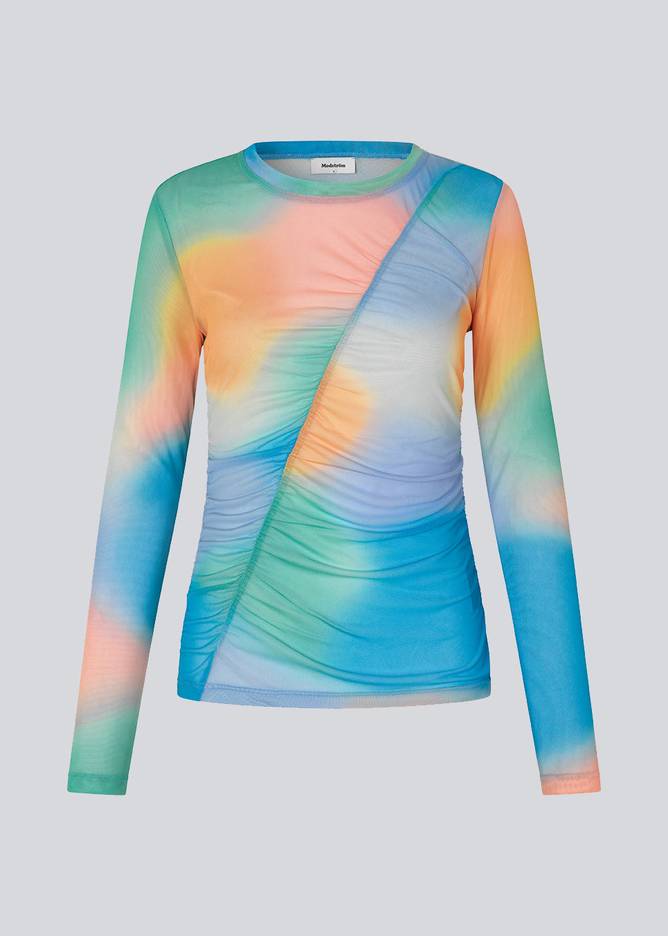 Langærmet mesh top med rund hals. DinneMD print top har en tætsiddende silhuet og rynkedetalje foran. Modellen er 177 cm og har en størrelse S/36 på.