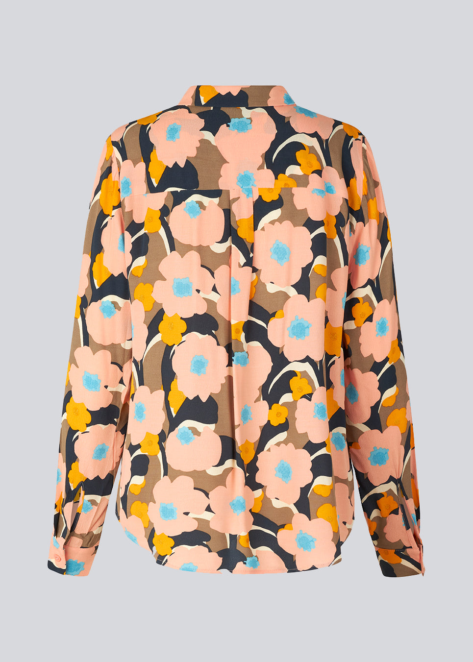 Skjorte i vævet kvalitet med blomsterprint. DustinMD print shirt har skjortekrave, lange ærmer med manchet og knaplukning fortil. Modellen er 177 cm og har en størrelse S/36 p
