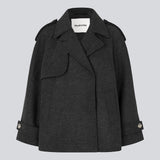 Sort dobbeltradet uldfrakke med skjulteknapper. EsmundMD jacket har klassiske frakke detaljer med raglanærmer og bredt bærestykke på ryggen.