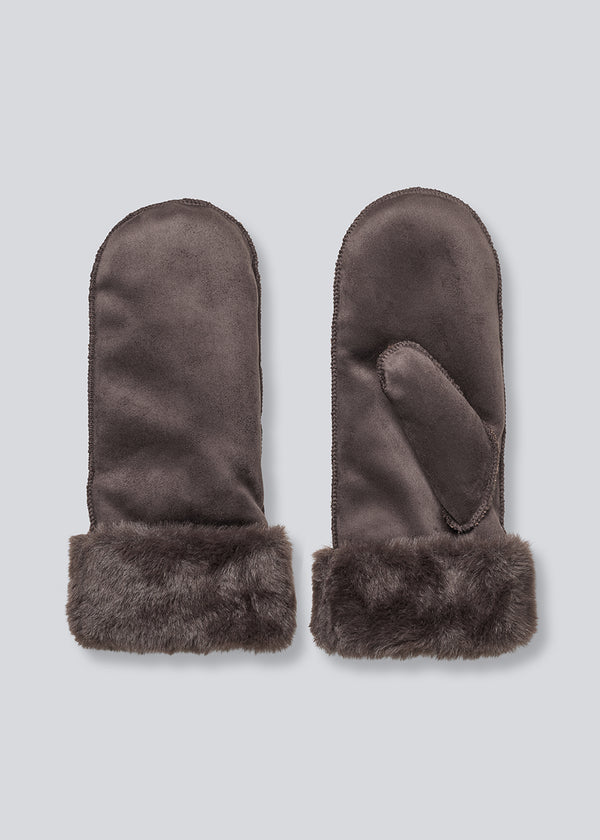 Vanter i blødt imiteret ruskindsmateriale med faux fur detaljer.&nbsp;