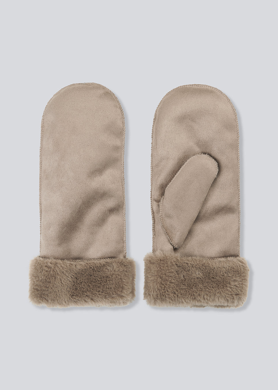 Vanter i beige i blødt imiteret ruskindsmateriale med faux fur detaljer. 
