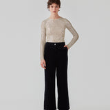 Fløjlsbukser i mørkeblå med lange, brede ben og høj talje med lynlåsgylp og knap samt elastik bagpå. FikaMD pants er med foer. Modellen er 175 cm og har en størrelse S/36 på. er 175 cm og har en størrelse S/36 på.