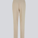 Gale straight pants i farven Powder Sand er en herreinspireret buks med lige, smalle ben. Buksens design holdes klassisk med pressefolder og en mellemhøj talje. Modellen er 173 cm og har en størrelse S/36 på Indersøm (S/36): 82 cm Bukserne forlænges med 0,5 cm for hver størrelse. 