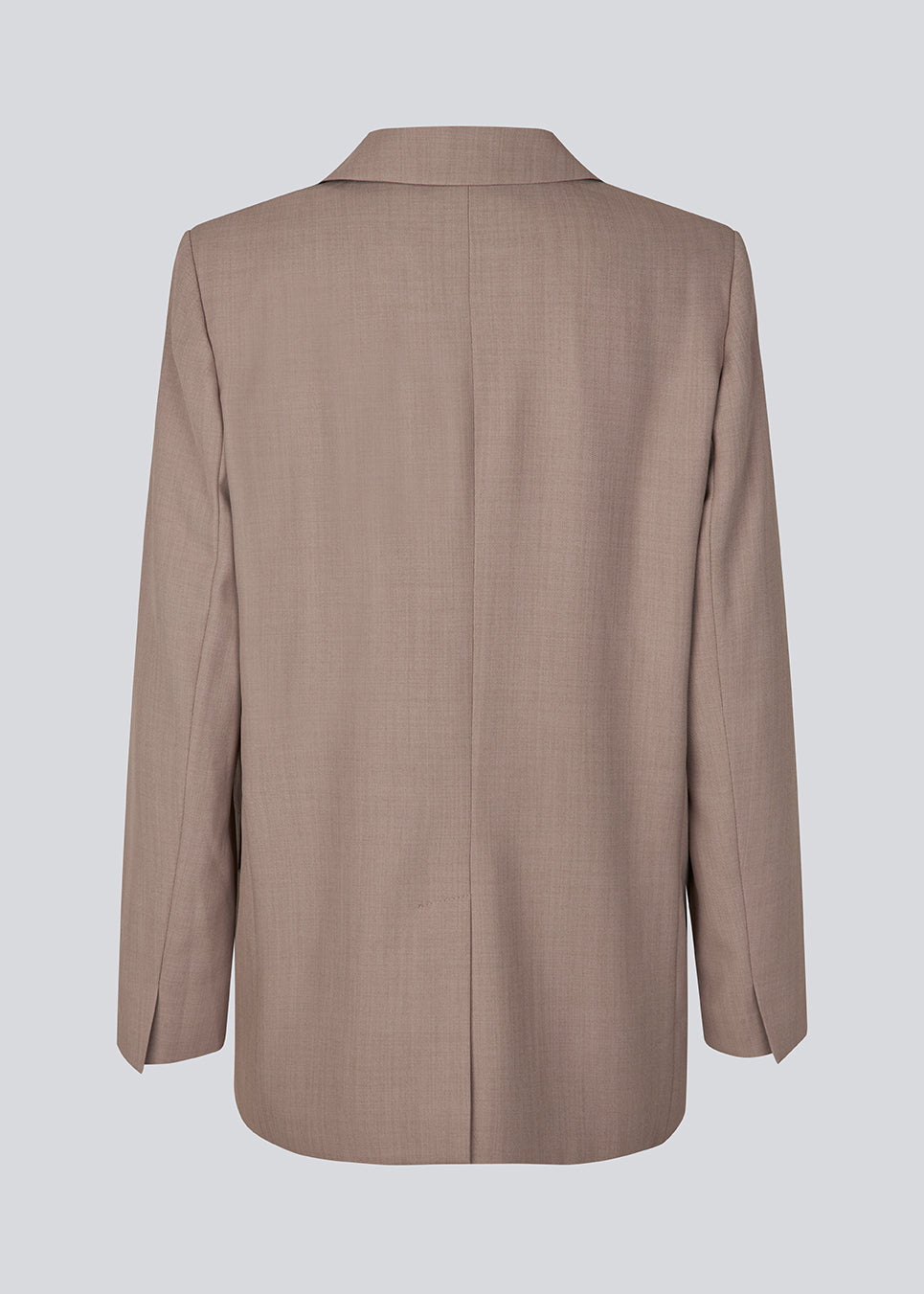 GaleMD 2 blazer har det klassiske og velkendte Gale-design, men i en lettere kvalitet. Blazeren har knaplukning fortil og en brystlomme i venstre side