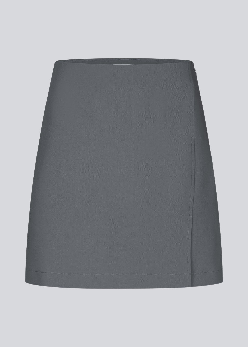 Klassisk A-formet nederdel i grå i kort længde. GaleMD 2 skirt har et simpelt design med skjult lynlås i sidesømmen og slids foran. 
