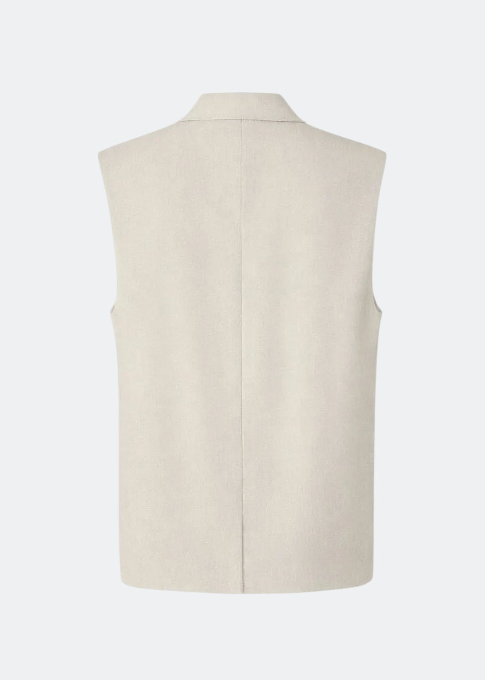 Vores klassiske Gale Vest i hør kvalitet. GaleMD linen vest har et løst fit, er ærmeløs og har knappelukning fortil. Et tidløst og elegant valg, der kombinerer lethed med moderne, afslappet silhuet.