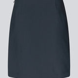 Klassisk A-formet nederdel i mørkeblå i kort længde. GaleMD skirt har et simpelt design med skjult lynlås i sidesømmen og slids foran.