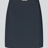 Klassisk A-formet nederdel i mørkeblå i kort længde. GaleMD skirt har et simpelt design med skjult lynlås i sidesømmen og slids foran.