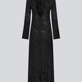 Langærmet kjole i mønstret satin. GraceyMD dress har en afslappet pasform med dyb udskæring i ryggen med krydsende bindebånd. Slids midtbag. Modellen er 175 cm og har en størrelse S/36 på.