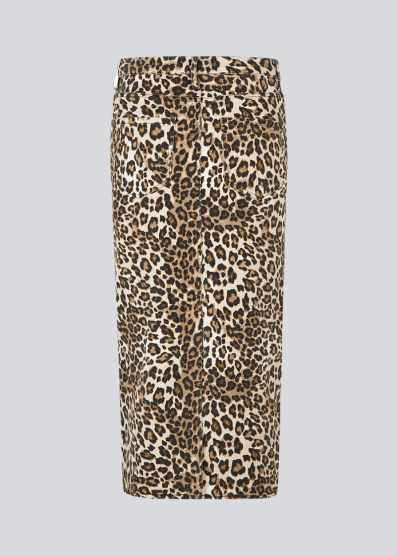 Midi nederdel i denim af bomuld. HarveyMD print skirt har en høj talje, lynlåsgylp med knapog lige kant forneden med høj slids bagpå.