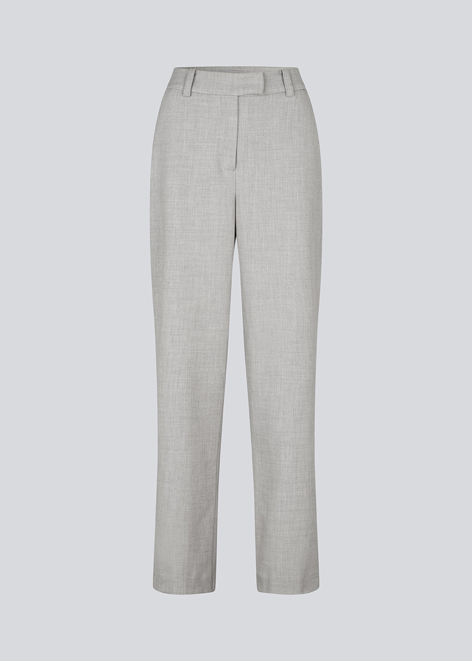Højtaljede bukser i vævet kvalitet med lynlåsgylp med skjult hægte. HeartMD pants har skrå sidelommer og snydelommer bagpå. Lige ben. Modellen er 175 cm og har en størrelse S/36 på.
