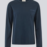 Langærmet t-shirt i bomuldsjersey. HellenMD LS t-shirt har en afslappet pasform med vidde, brede ærmer og rund hals.
