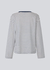 Langærmet t-shirt i beige i bomuldsjersey med mørkeblå striber. HellenMD LS stripe t-shirt har en afslappet pasform med brede ærmer og rund hals.&nbsp;