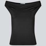 Off-shoulder top i et elastisk materiale. HimaMD off-shoulder top har en tætsiddende pasform og er let cropped.