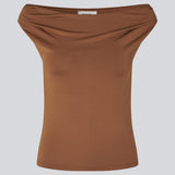 Off-shoulder top i et elastisk materiale. HimaMD off-shoulder top har en tætsiddende pasform og er let cropped.